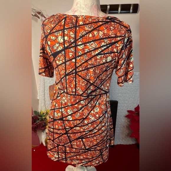 3 Tops $25 NWT Lularoe Perfect T Mis Sized. It’s a M Coral Navy Geometric Tee! - Picture 5 of 12